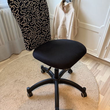 Chaise de bureau avec roulettes