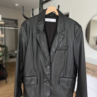 Fake leather blazer / Berskha / M