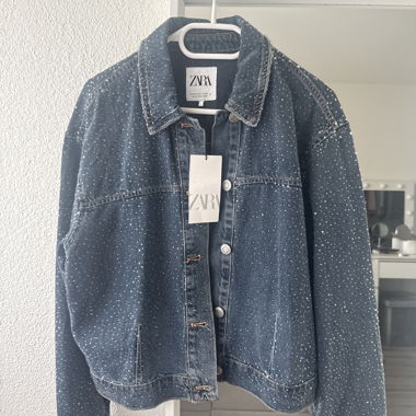 Giacca di jeans ZARA con pietre scintillanti