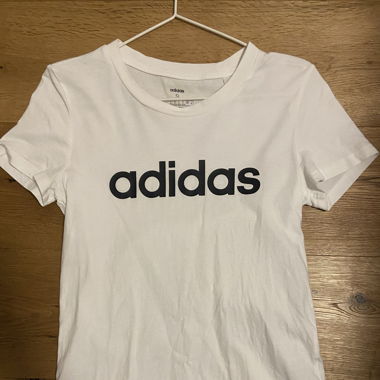 Adidas T-Shirt