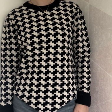 Pattern sweater black & white