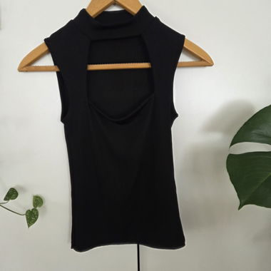 Black Sleeveless Top