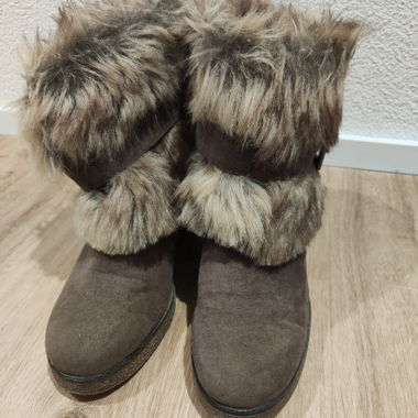Stiefel mit Kunstfell Keilabsatz