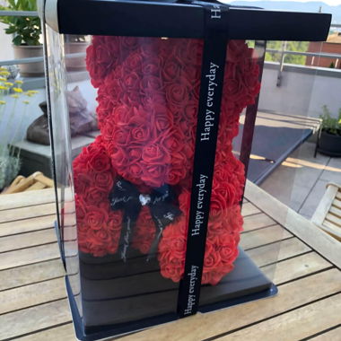 Ours en peluche à roses