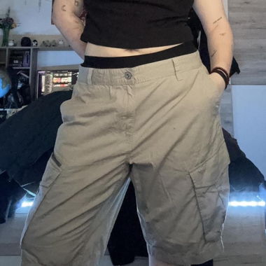 beige knee length cargo shorts