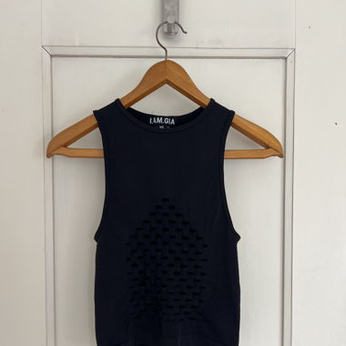 cut out top black