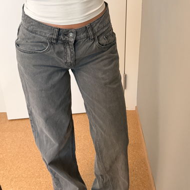 Grey Low-Waist Jeans