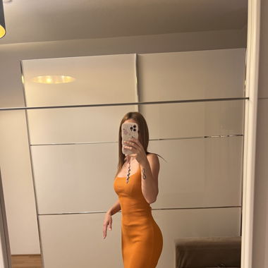 Orange Kleid