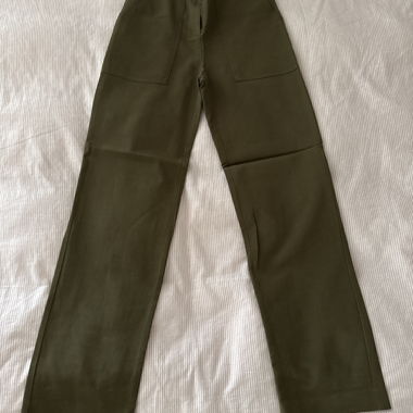 Pantaloni in tessuto verde oliva