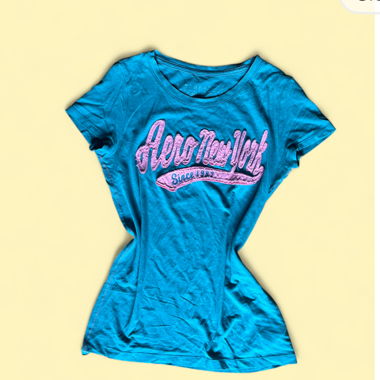 Aéropostale blue shirt with pink lettering
