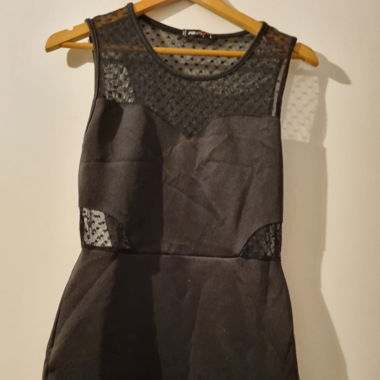 Knielanges Kleid