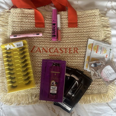 Trousse de plage avec cosmétiques