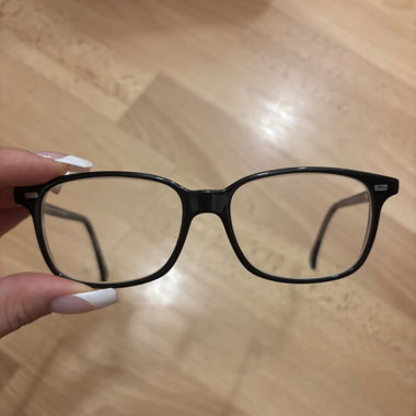 Schwarze Giorgio-Armani-Brille
