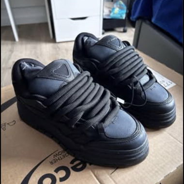 Sneaker