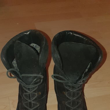 Schwarze Kunstleder Stiefelette