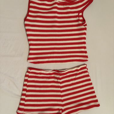 Completo rigato rosso e bianco