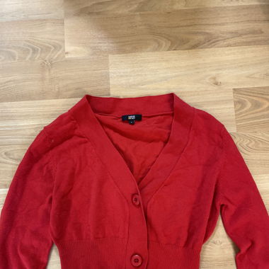 roter cardigan
