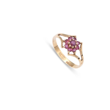 Vintage 9k gold and ruby ring 