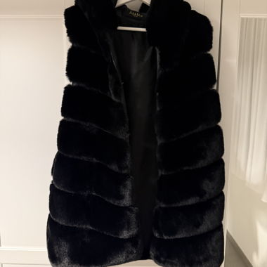 Gilet con cappuccio