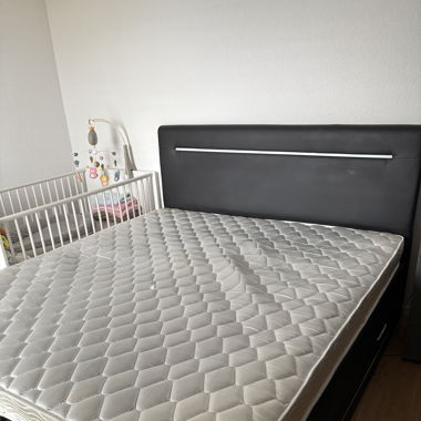 Lit boxspring