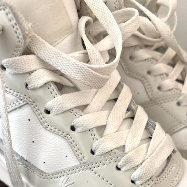Beige Sneaker