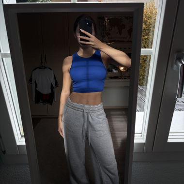 navy blue crop top