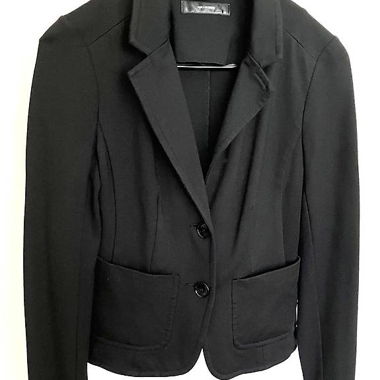 Kurzer schwarzer Blazer von Hallhuber