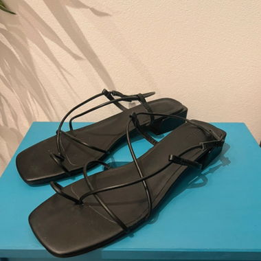 Trendige Sandalen