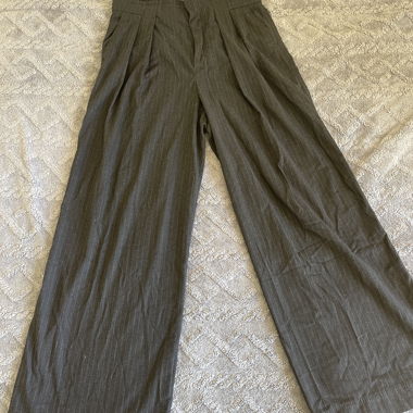 Pantalon effet déchiré gris Zara 