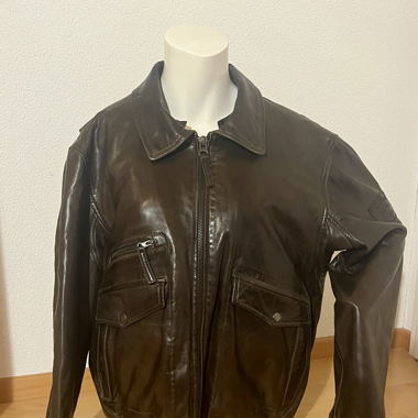 Braune Lederjacke