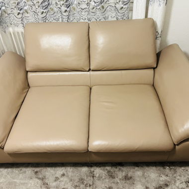 Elegant Leather Sofas 2 Seater 3-Seater 500 CHF 