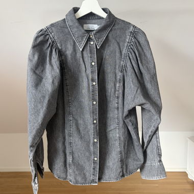 Graues Denim-Hemd mit Puffärmeln