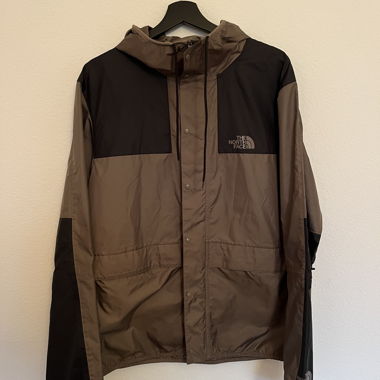 The North Face Windbreaker 