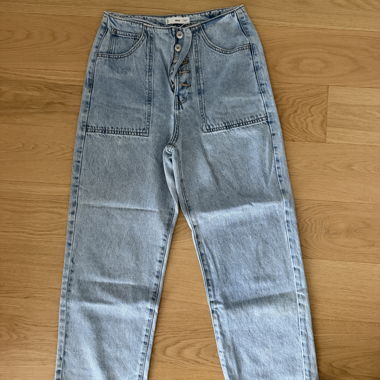 High-Waist Jeans