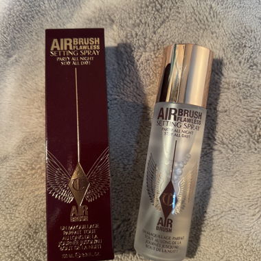 Charlotte Tilbury spray fissatore