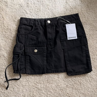 Bershka Cargo-Rock schwarz Gr. 36