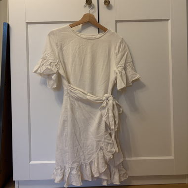Robe portefeuille blanche, taille 36, avec mélange de lin