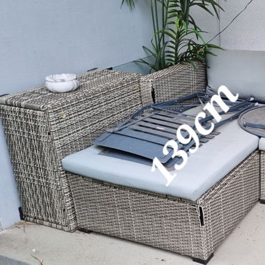 Lounge mit Tisch