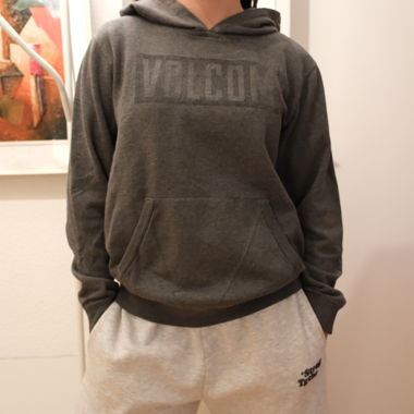 GREY SWEATER 