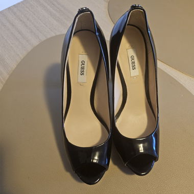 Escarpins noirs Guess