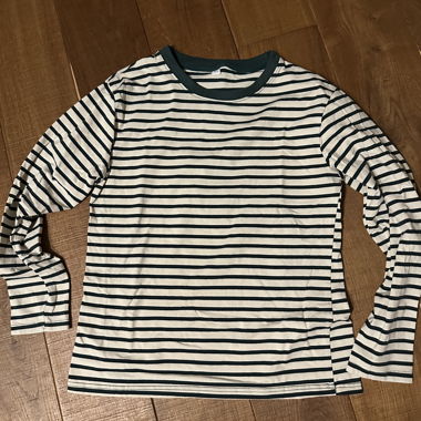 Grün-Gestreifter Pullover