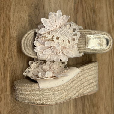Summer wedges