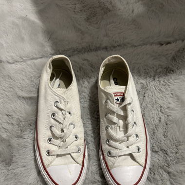 Converse sneaker