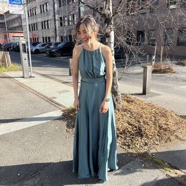 Robe longue satinée verte marque SWING 34