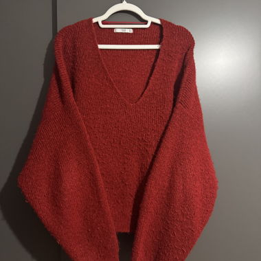 Red loose sweater