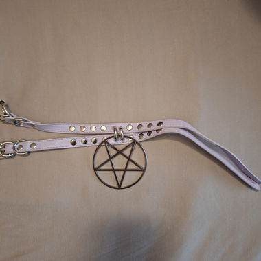 Chocker pentagramme lilas