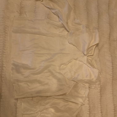 blouse translucide couleur crème