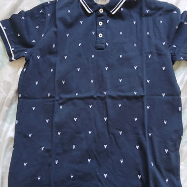 Polo marine à motif