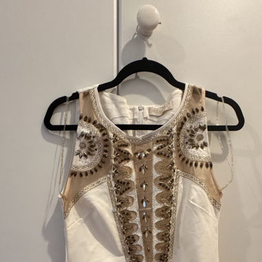 Weiss Kleid Perlen