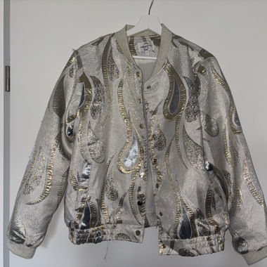 Glitter jacket with Paisley pattern